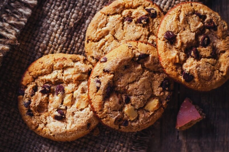 How to Make the Perfect Crumbl Cookie Recipe at Home
