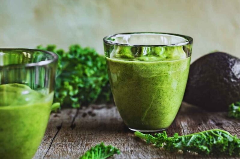 How to Make a Kale and Avocado Smoothie for Inflammation Relief